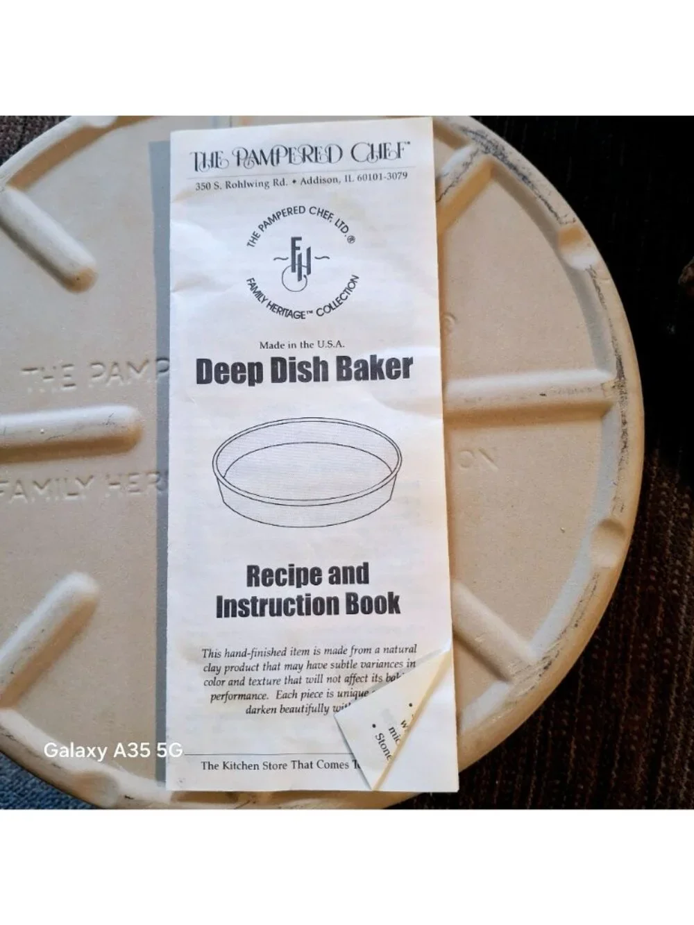 The Pampered Chef Family Heritage Deep Dish Baker Stoneware USA 1390